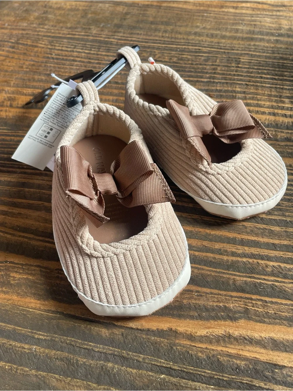 Old Navy Kids 18-24 month Ballet Flats with Bow - Beige, new